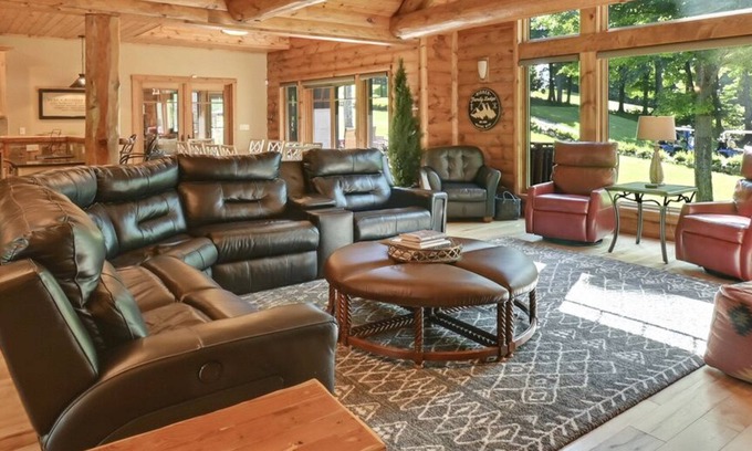 Boyne Falls House | 5BR Luxurious Ski In/Ski Out Lodge | Private Hot Tub | Gated Community