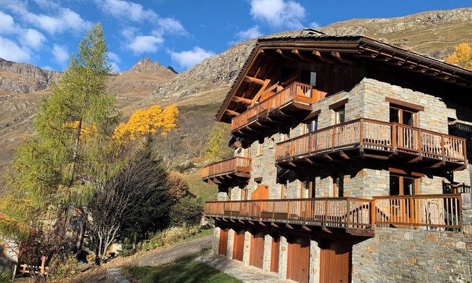 Bonneval-sur-Arc Apartment | 6-7 BED APARTMENT NEAR SHOPS AND SKI SLOPES IN BONNEVAL SUR ARC