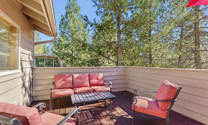 Sunriver House | 6 Approach - Great Getaway, SHARC + Passes, Hot Tub, Ping Pong