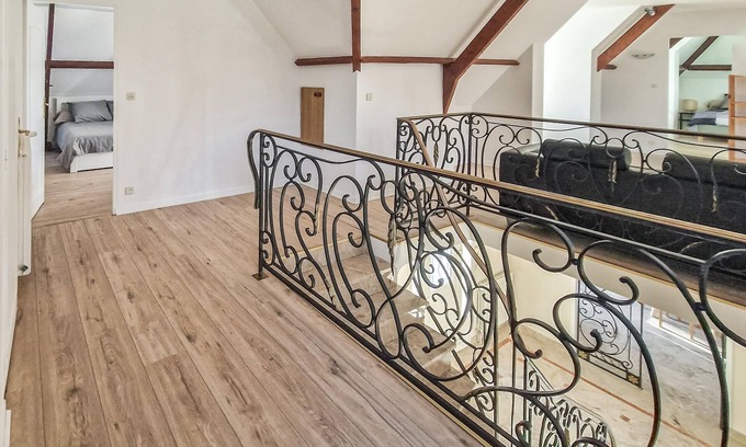 Lamorlaye House | 6 bedroom accommodation in Lamorlaye