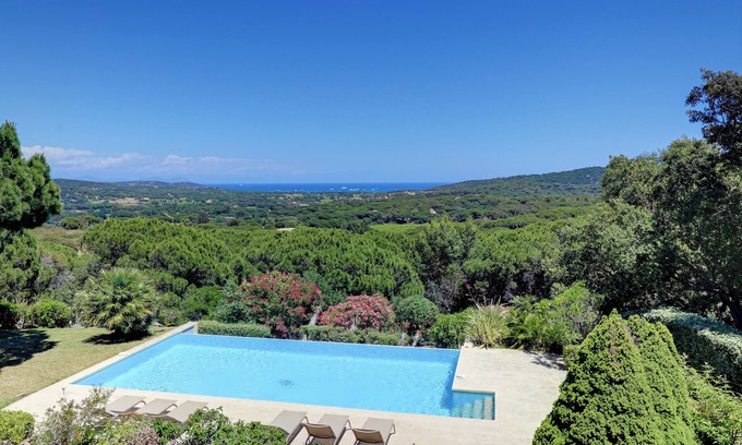 Ramatuelle Villa | 6-bedroom country house in the middle of nature, sea view