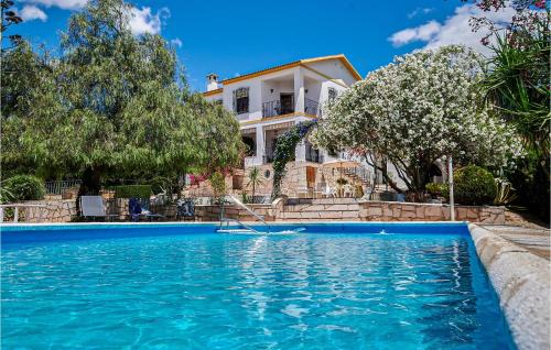 Lucena House | 6 Bedroom Cozy Home In Lucena