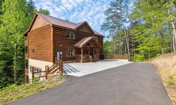 Caton Cabin | 6 King Master Suites, Large Pool, Grill, Hot Tub, Game Room and Theater!