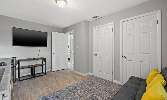 Tampa House | 6 Miles from Downtown Tampa