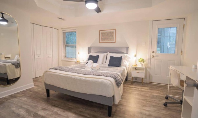 North Raleigh Apartment | 6 Min to North Hills - Private deck - In Unit Washer and Dryer