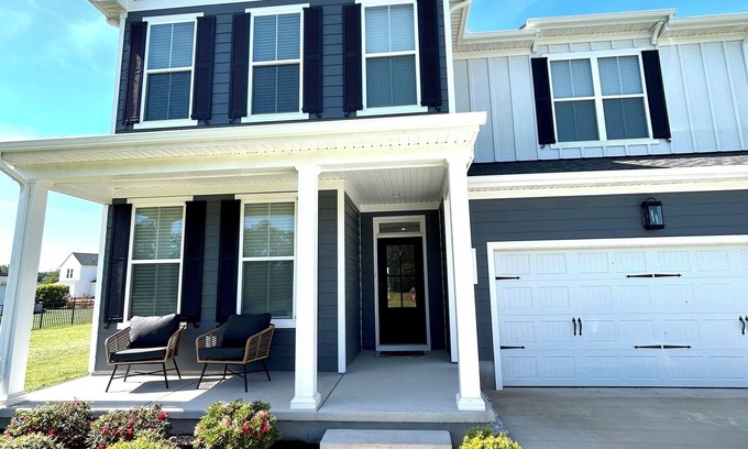 Tower Hill House | 6 Minutes to Beach, 5 Bedrooms, Spacious Yard, Away From Crowds!