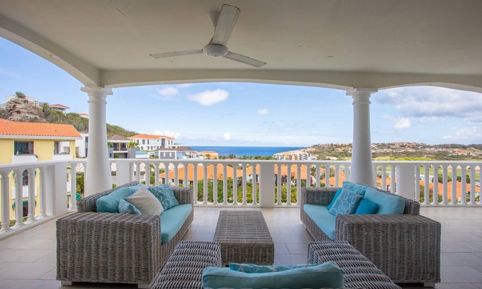 Sint Michiel Apartment | 6 person Deluxe Oceanview Apartment in Blue Bay