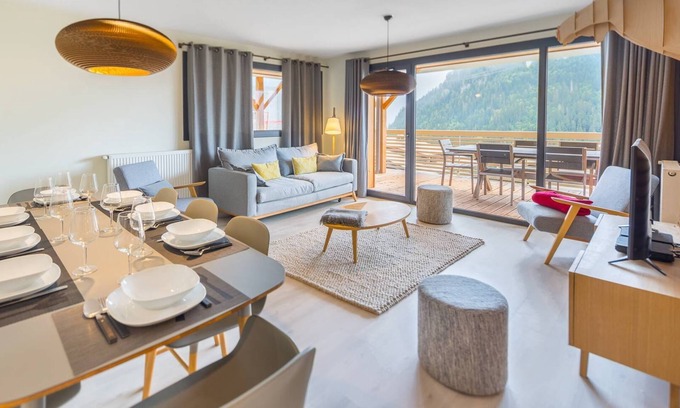Chatel Apartment | 6-person flat - modern, central, ski in, ski out