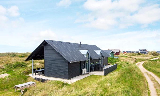 Lakolk House | 6 person holiday home in R m