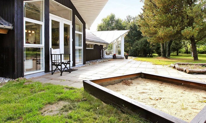 Jegum House | 6 person holiday home in Oksbøl