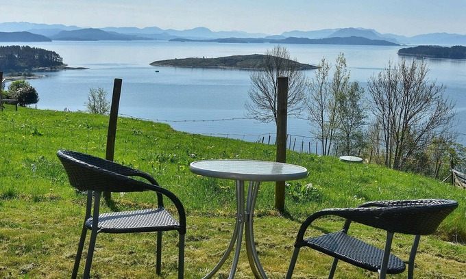 Tysnes Apartment | 6 person holiday home in Onarheim