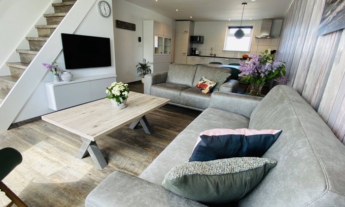 Biggekerke House | 6-person semi-detached holiday home near the sea in Zoutelande