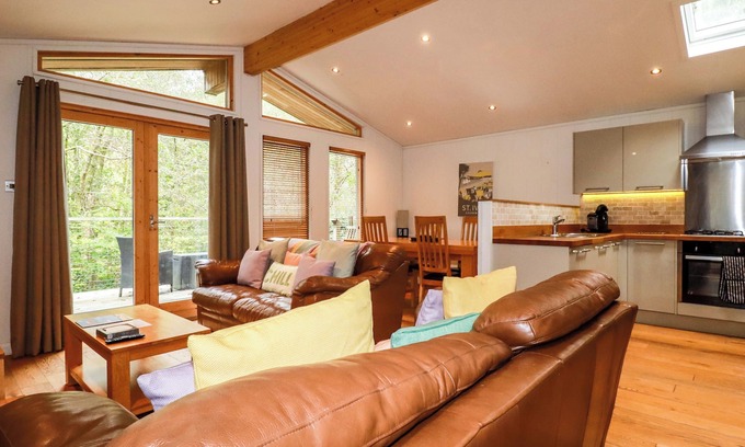 Looe Cottage | 6 STREAMSIDE, pet friendly, luxury holiday cottage in Lanreath