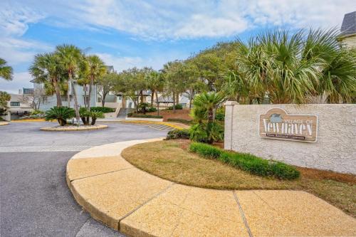 Saint Helena Island House | 608 New Haven - Resort Access included! Great North Island Location!