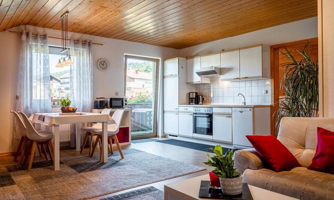 Lam Apartment | 60qm große 3-Sterne FeWo im Dachgeschoss für 4 Personen