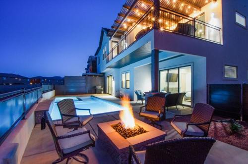 Santa Clara House | 61-62| 2 Homes Duplex in Ocotillo Springs with Private Pool