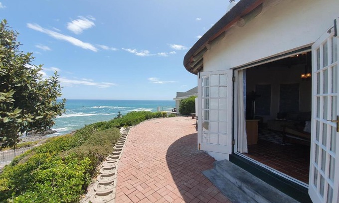 Yzerfontein House | 61 Lutie Katz
