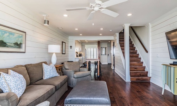 Beaufort Villa | 617 Newhaven - Three Bedroom Villa, Sleeps 8