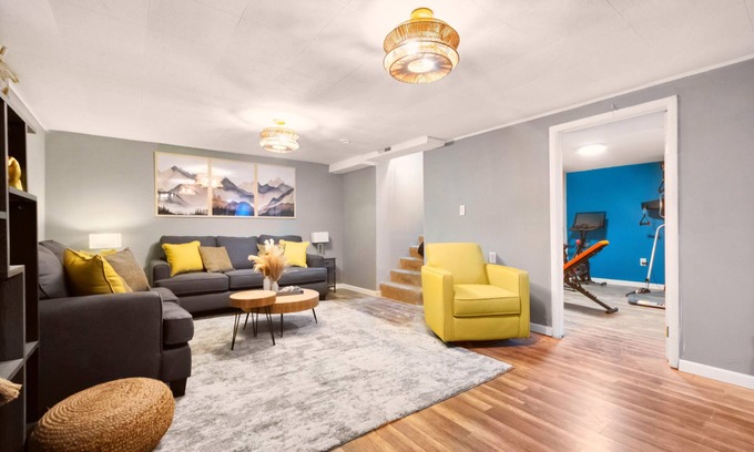 Alta Vista Area House | 6bd Retreat: Games - Gym - Parks - Colorado Serenity