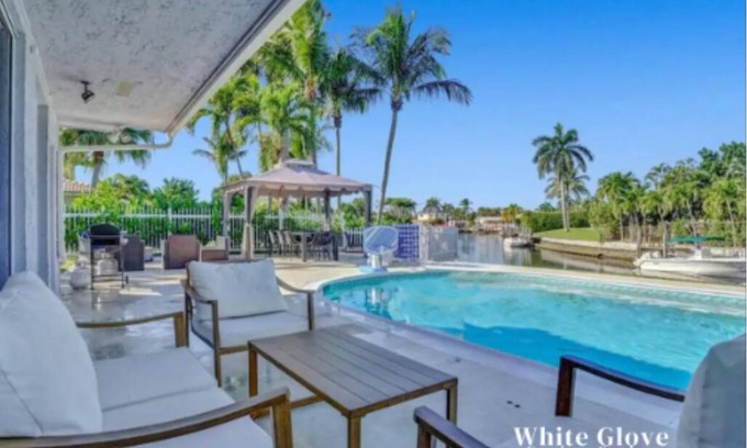 Deerfield Beach Villa | 6BR Modern Waterfront Villa Heated Pool Gameroom