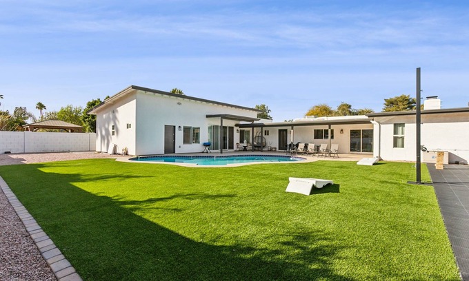 La Paz At Desert Springs House | 6BR Scottsdale Oasis w/Pool, Bball & Casita!