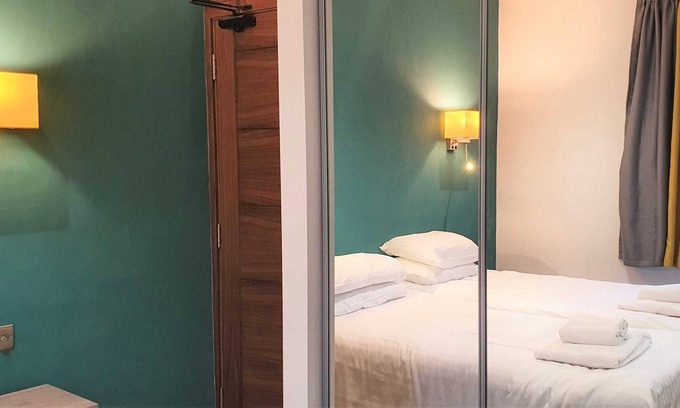 Swindon Apartment | 6Old Town Superior Studio,En-suite,High Speed WiFi