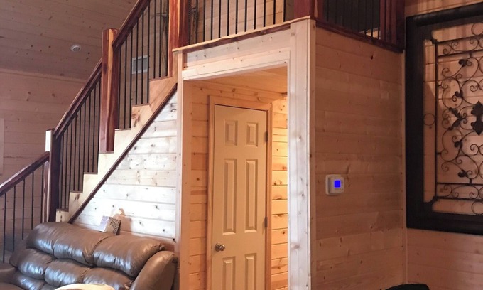 Higden Cabin | 7 Bed 2 Bath walk to the lake