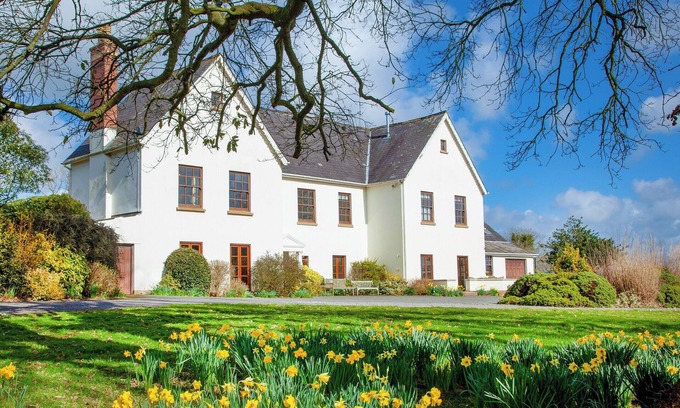 Littleham Cottage | 7 bedroom accommodation in Littleham, near Bideford