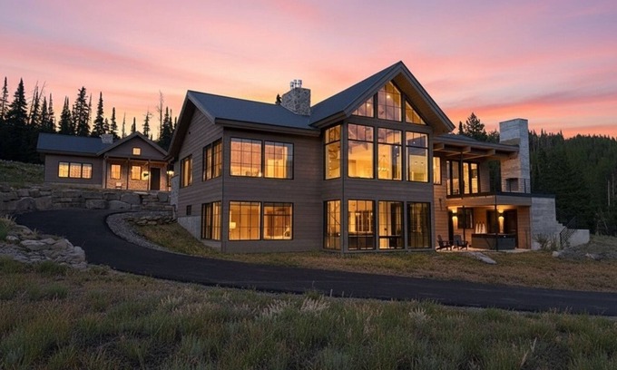 Big Sky Ski Chalet | 7-bedroom chalet with golf simulator, steam room, and hot tub