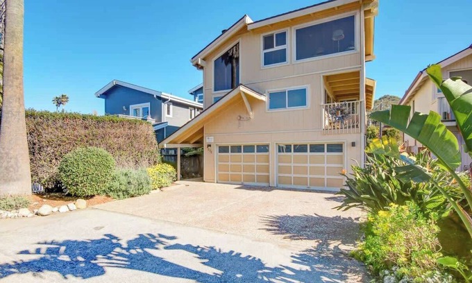 Opal Cliffs House | 7 Houses from the Ocean - Pleasure Point Surf!