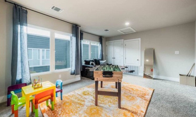 Terrell Heights House | 7 min to Riverwalk-3 Full Baths-Game Room