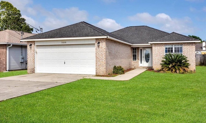 Ono Island House | 7 Minutes to private beach! Come get away but close enough to enjoy everything!