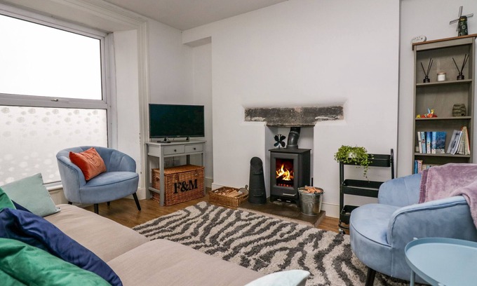 Sedbergh Cottage | 7 NEW STREET, pet friendly, with open fire in Sedbergh