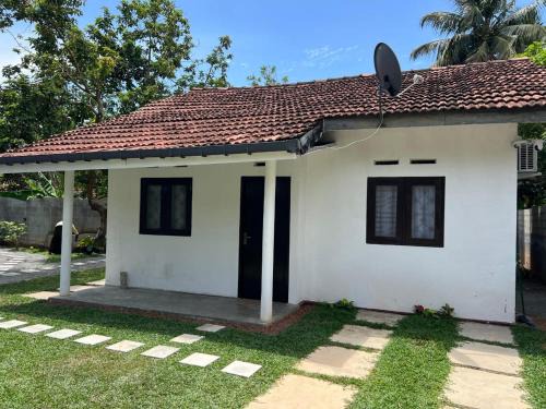 Kamburugamuwa Villa | 7 S Cottage