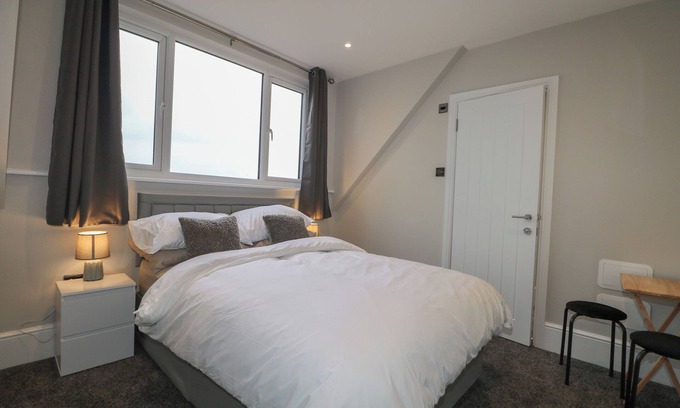 Seaford Cottage | 7 THE CUCKMERE, pet friendly, country holiday cottage in Seaford