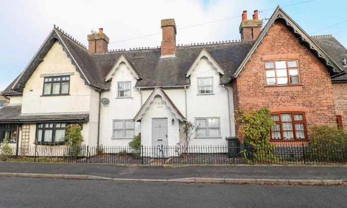 West Hallam House | 7 The Village