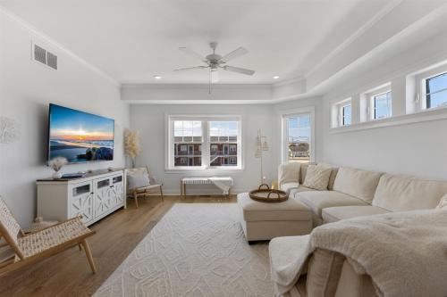 Wildwood Crest House | 7011 Pacific Ave