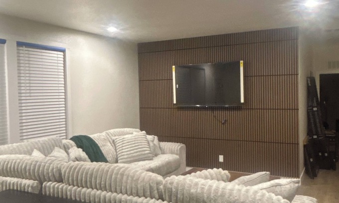 Peoria House | 70th Ln Huge!