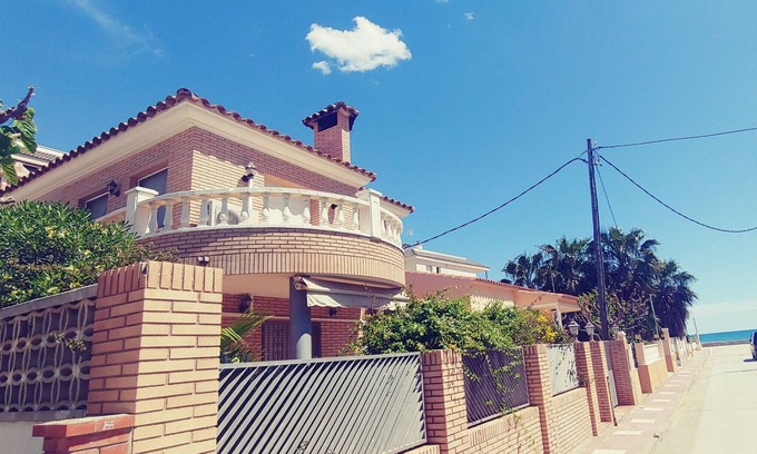 Vilafortuny Villa | 7145 Villa La Torreta 30m playa, WIFI y Parking