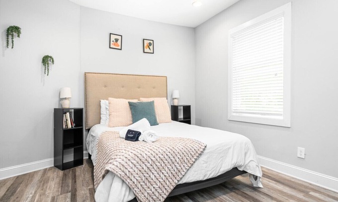 Hapeville House | 724B · The Blue Bungalow- Minutes to Downtown & Airport!