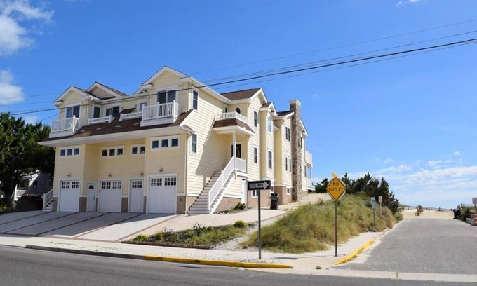 Townsend's Inlet Condo | 7415 Pleasure Ave South