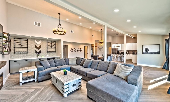 Enterprise House | 777Rentals - 7BR/4.5BA - Southwest Ranch