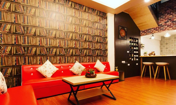 West Central District House | 8-20 人 包棟(一次只接一組)中西區，安平老街，國華街，花園夜市，林百貨，海安路，神農街