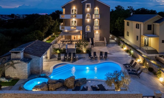 Zaton House | 8 bedroom beautiful home in Zaton