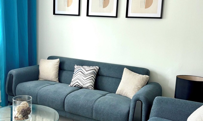 Sarcelles House | 8-bedroom house