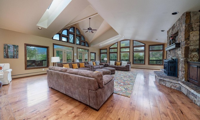 Ridgway House | 8 Bedroom or Reserve as a 4 Bedroom