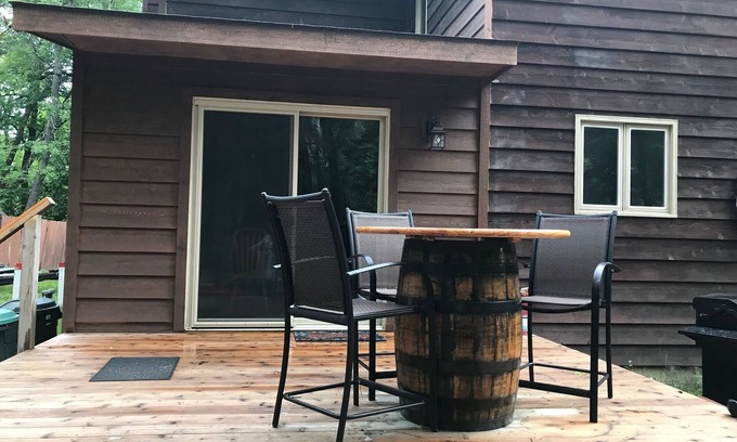 Pequot Lakes House | 8 bedroom unit for up to 18+ people on the Whitefish Chain of lakes in Minnesota