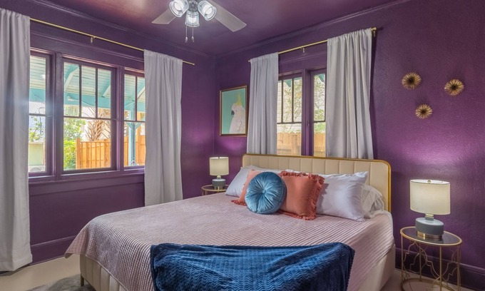 Seabreeze Historic District House | 8 beds! Steps 2 Ocean Center/Cowboy Pool/Beach