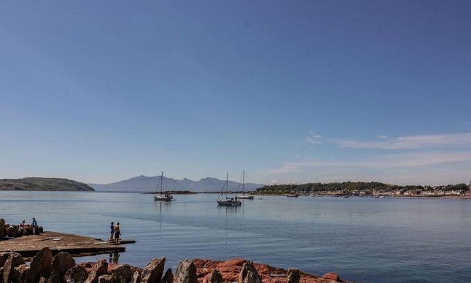 Millport Cottage | 8 GEORGE STREET, pet friendly, country holiday cottage in Millport