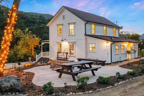 San Luis Obispo House | 8 Mile House Deluxe